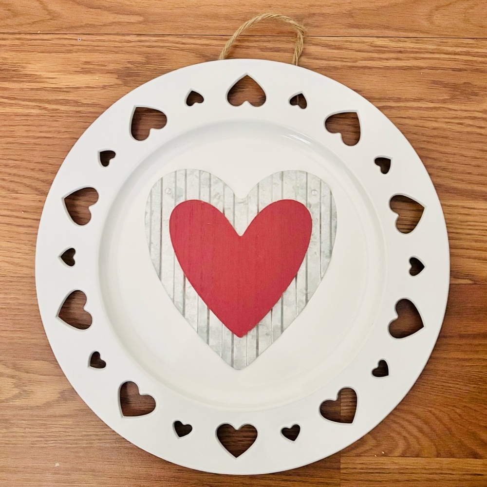 💥 Handmade Heart Valentine’s Wall Decor
